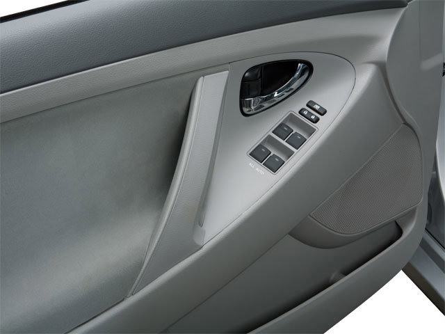 Used 2010 Toyota Camry LE FWD image 9