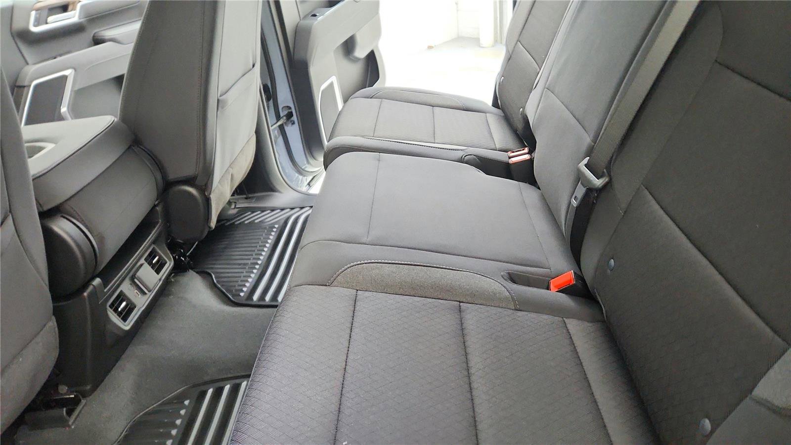 Used 2025 GMC Sierra 1500 SLE image 24