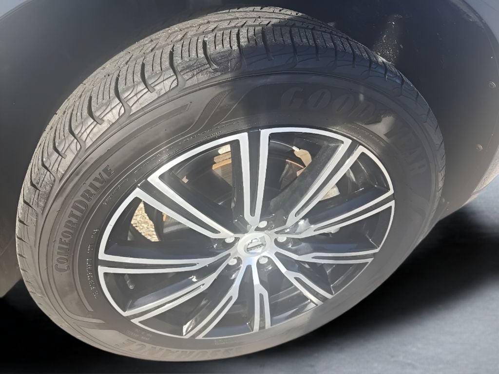 Used 2019 Volvo XC60 T5 Inscription w/ Protection Package Premier AWD/4WD image 15