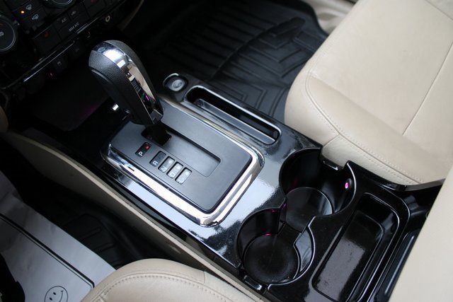 Used 2010 Ford Escape Limited image 25