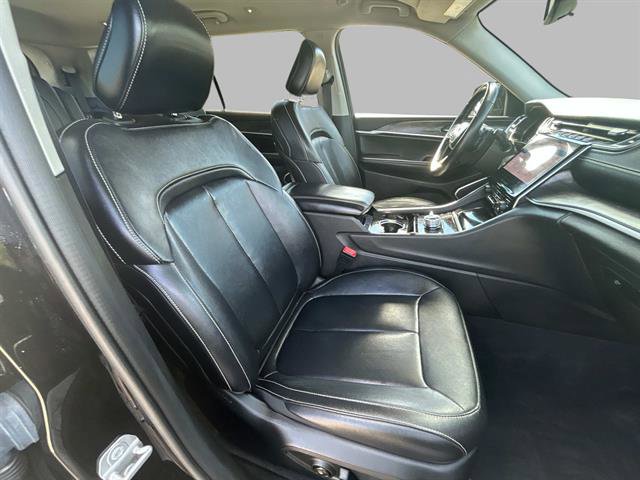 Used 2022 Jeep Grand Cherokee L Limited image 19