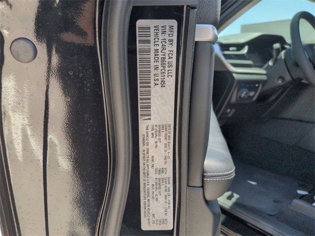 New 2023 Jeep Grand Cherokee 4WD 4xe w/ Luxury Tech Group II image 35