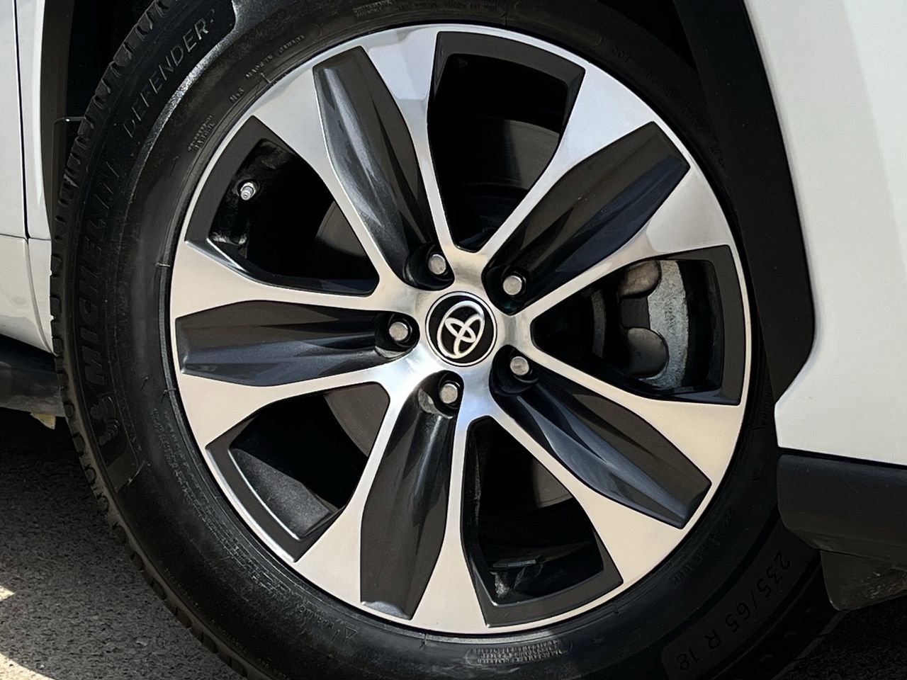 Used 2022 Toyota Highlander XLE image 28