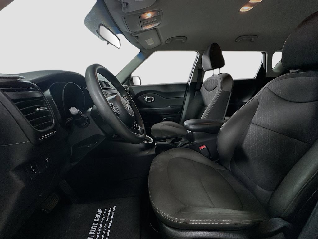 Used 2016 Kia Soul FWD image 19