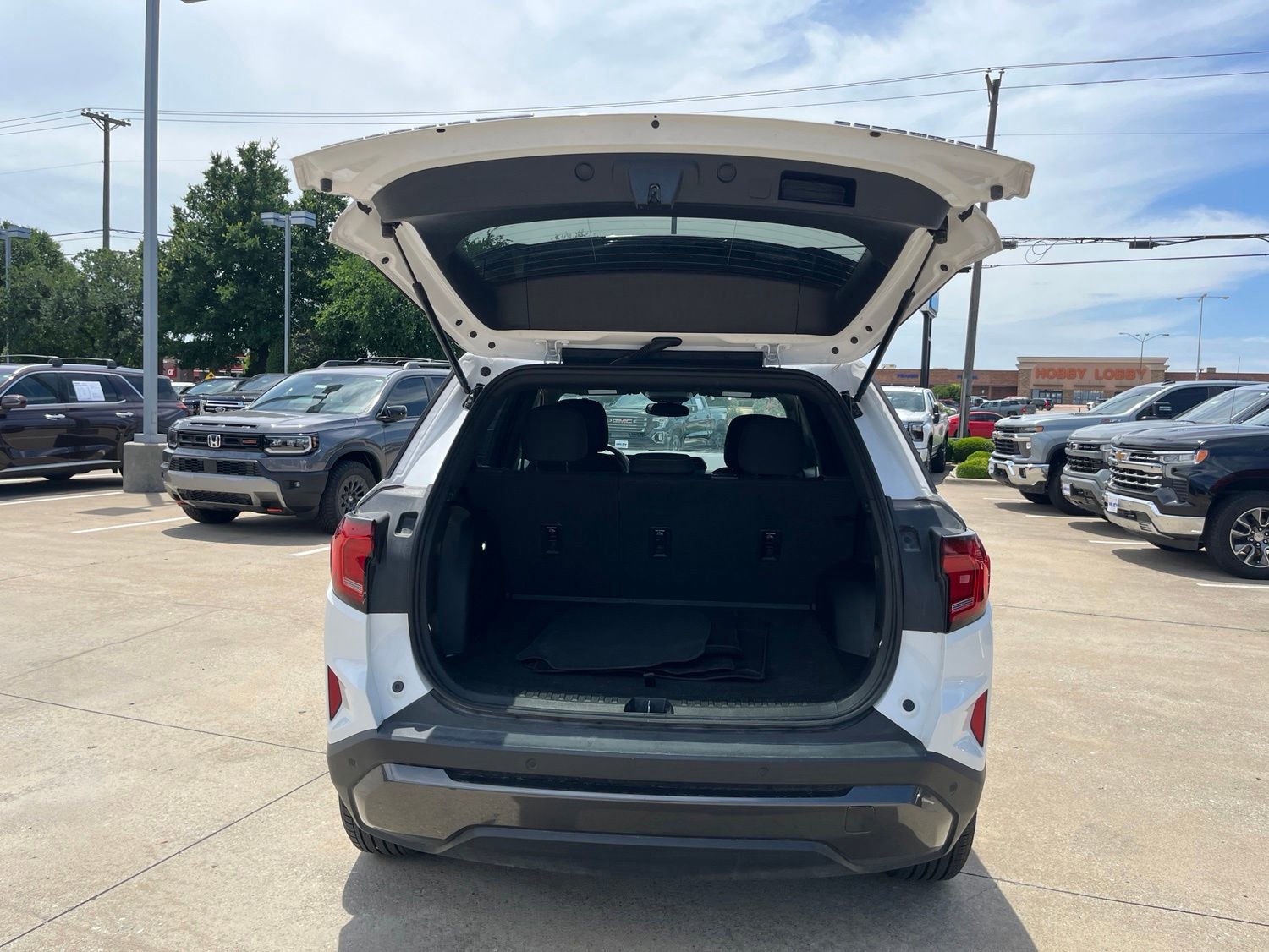 Used 2025 GMC Terrain Elevation AWD/4WD image 5