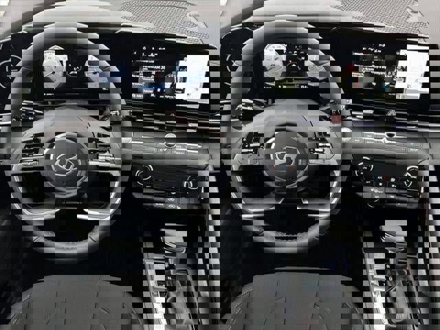 New 2025 Hyundai Elantra SEL image 35