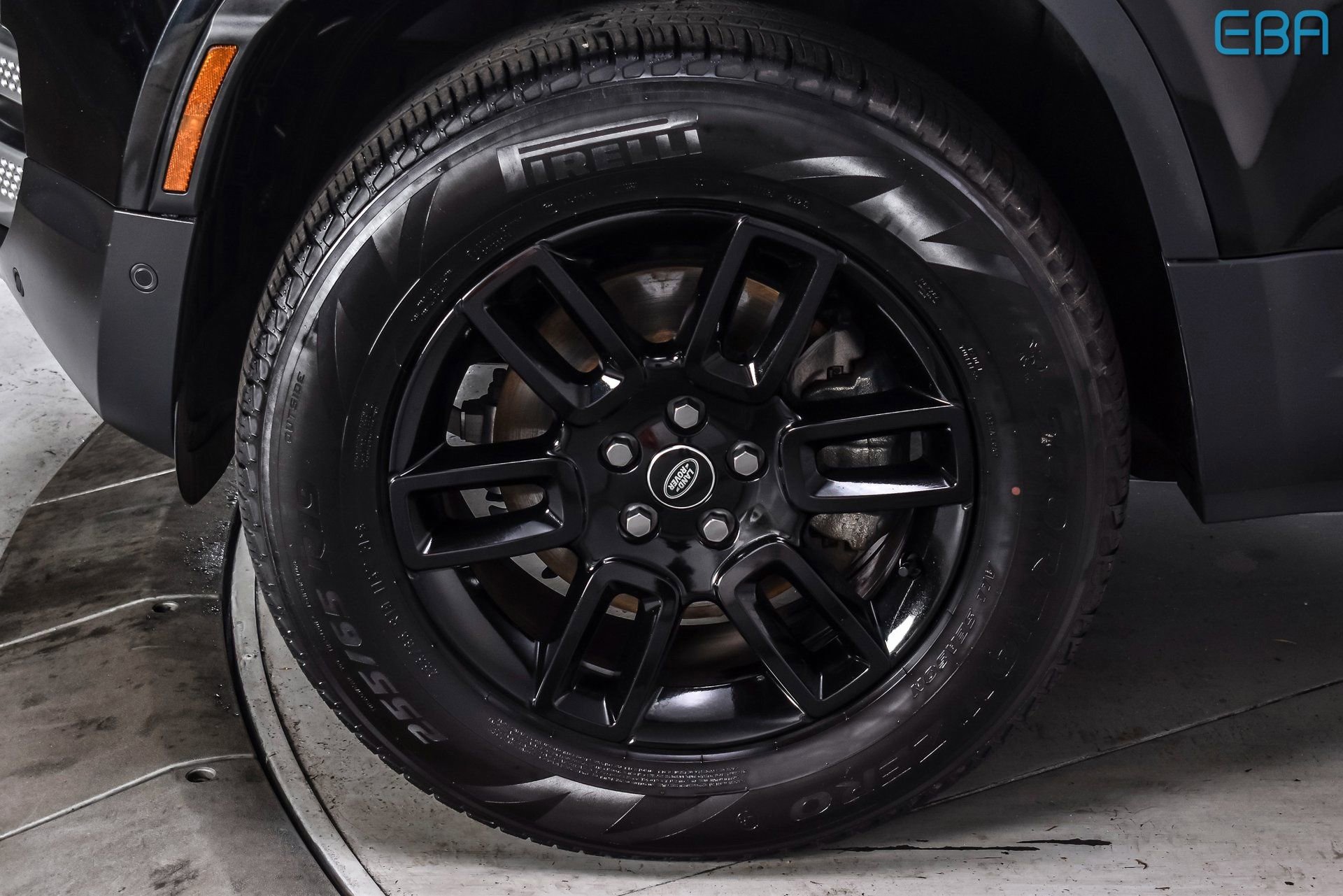 Used 2025 Land Rover Defender 110 S image 10