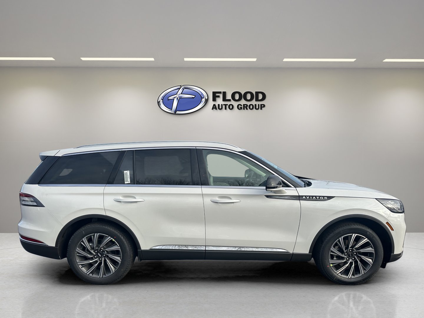 New 2026 Lincoln Aviator AWD image 4