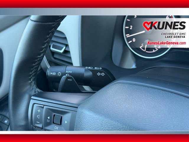 Used 2025 Nissan Rogue SV image 43