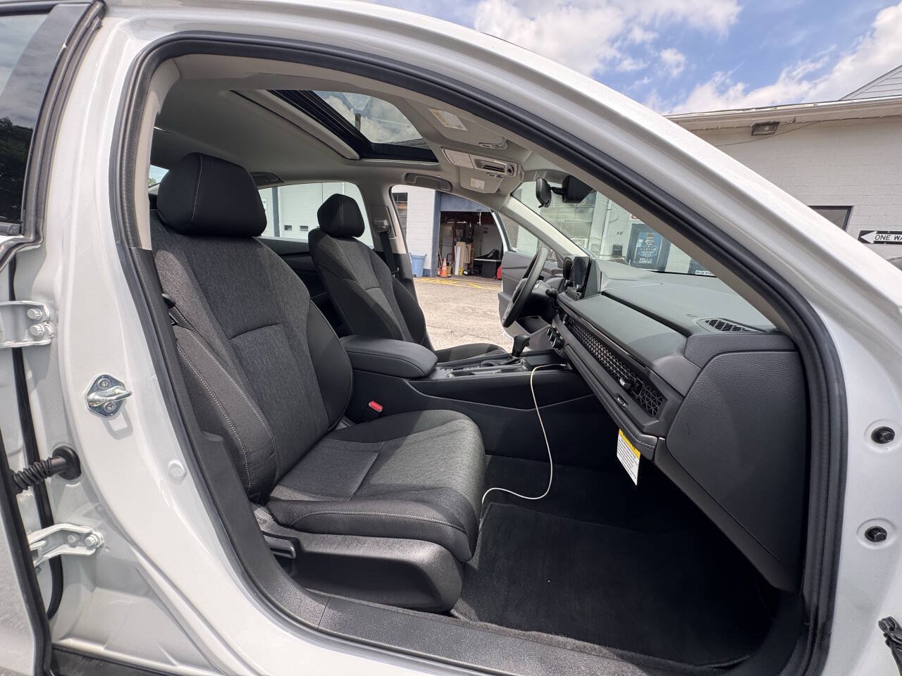 Used 2025 Honda Accord SE image 45