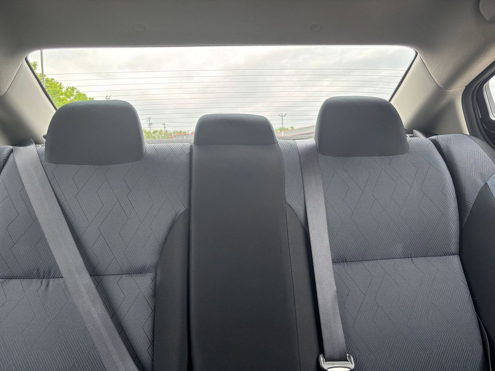 Used 2025 Nissan Versa SV FWD image 33