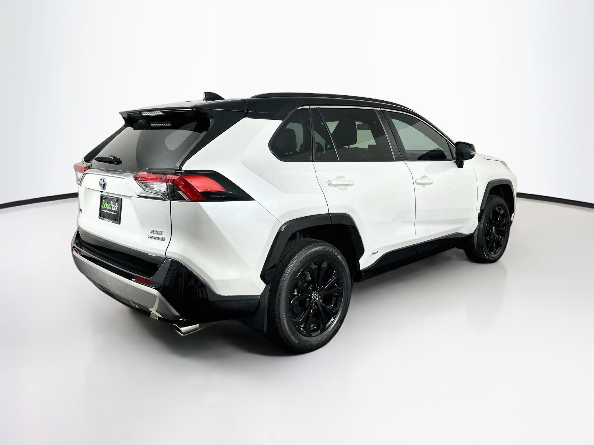 Used 2024 Toyota RAV4 XSE w/ Weather Package AWD/4WD image 9