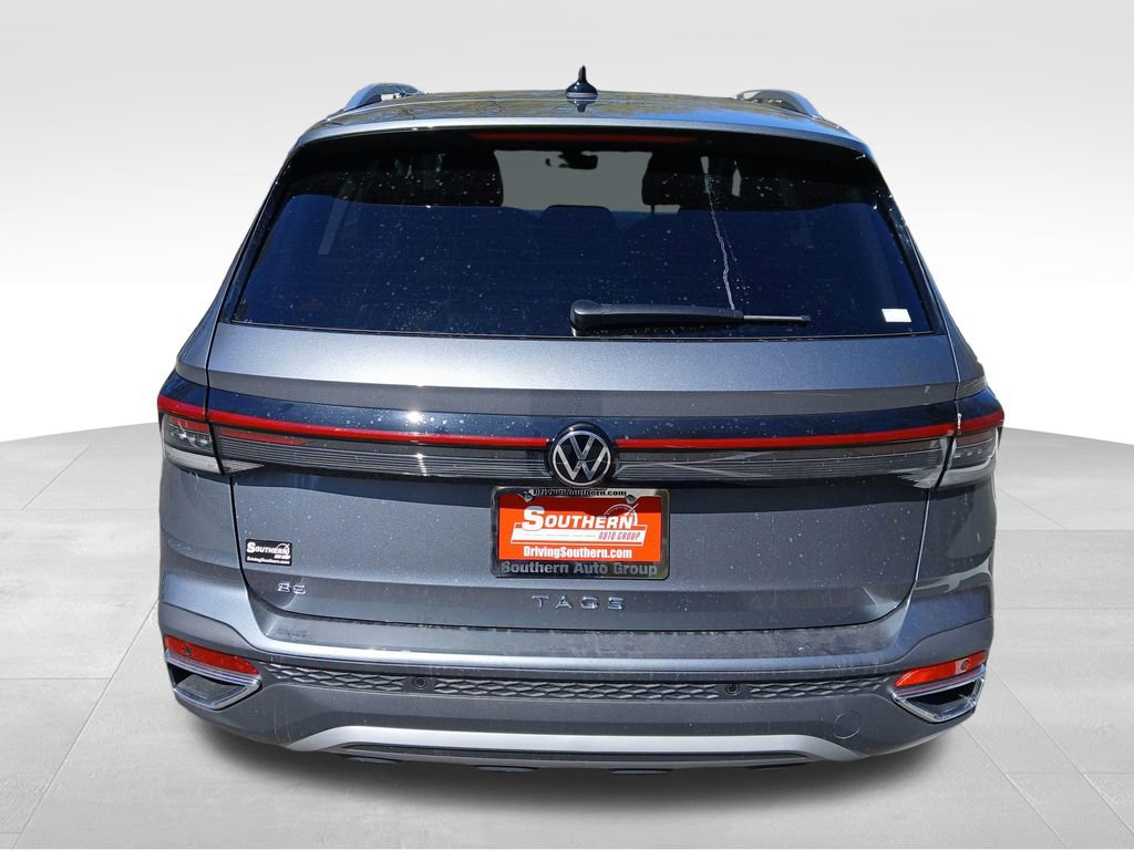New 2026 Volkswagen Taos SE FWD image 4