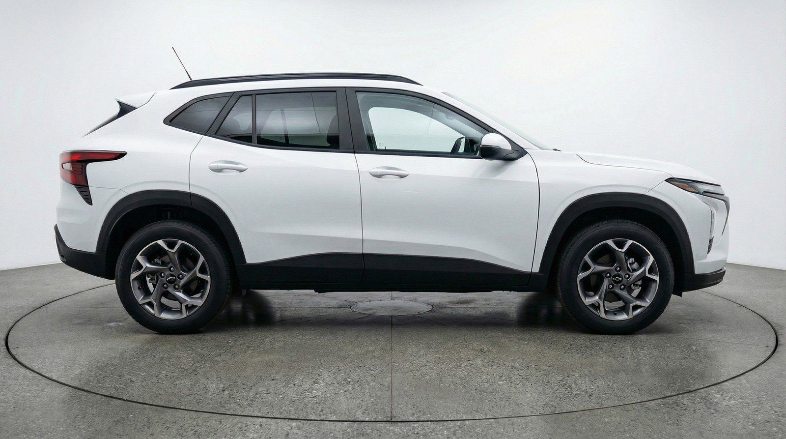 Used 2025 Chevrolet Trax LT image 11