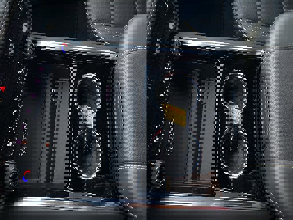 Used 2025 Chevrolet Suburban Premier image 33