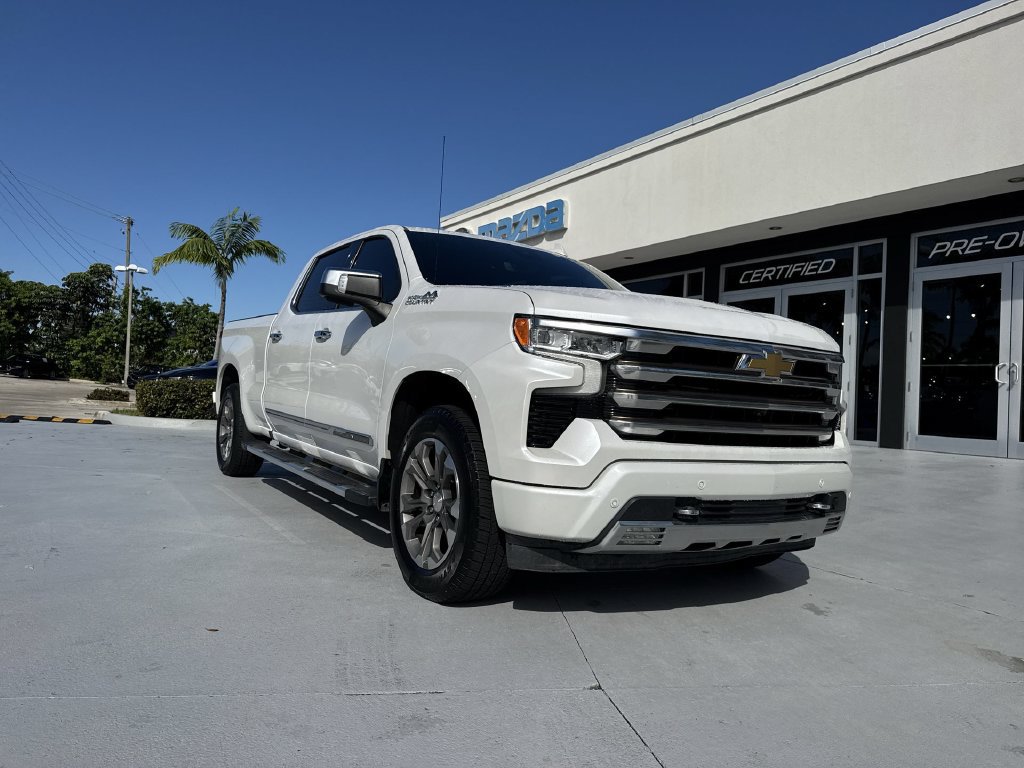 Used 2022 Chevrolet Silverado 1500 High Country w/ Technology Package AWD/4WD image 30