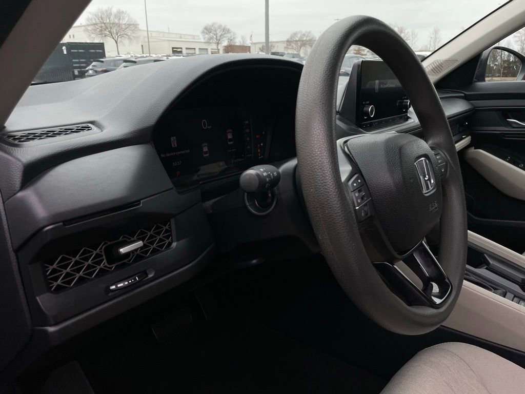 Used 2025 Honda Accord SE image 27