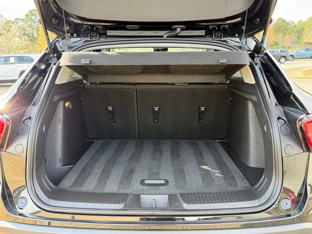 Used 2025 Chevrolet Trax LT FWD image 28