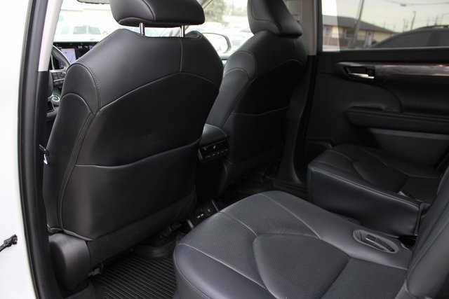 Used 2020 Toyota Highlander Limited image 36