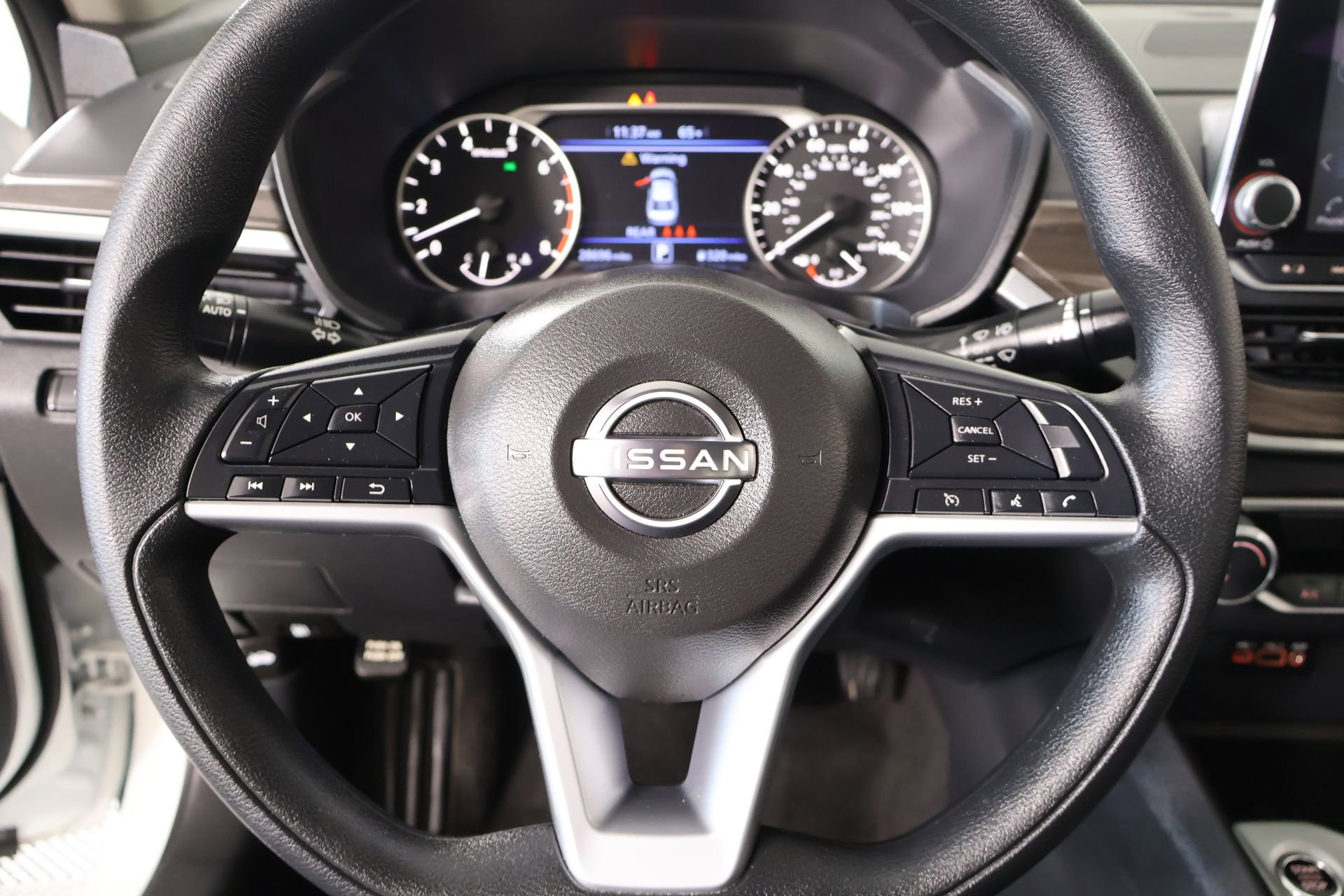 Used 2025 Nissan Altima 2.5 SV FWD image 3