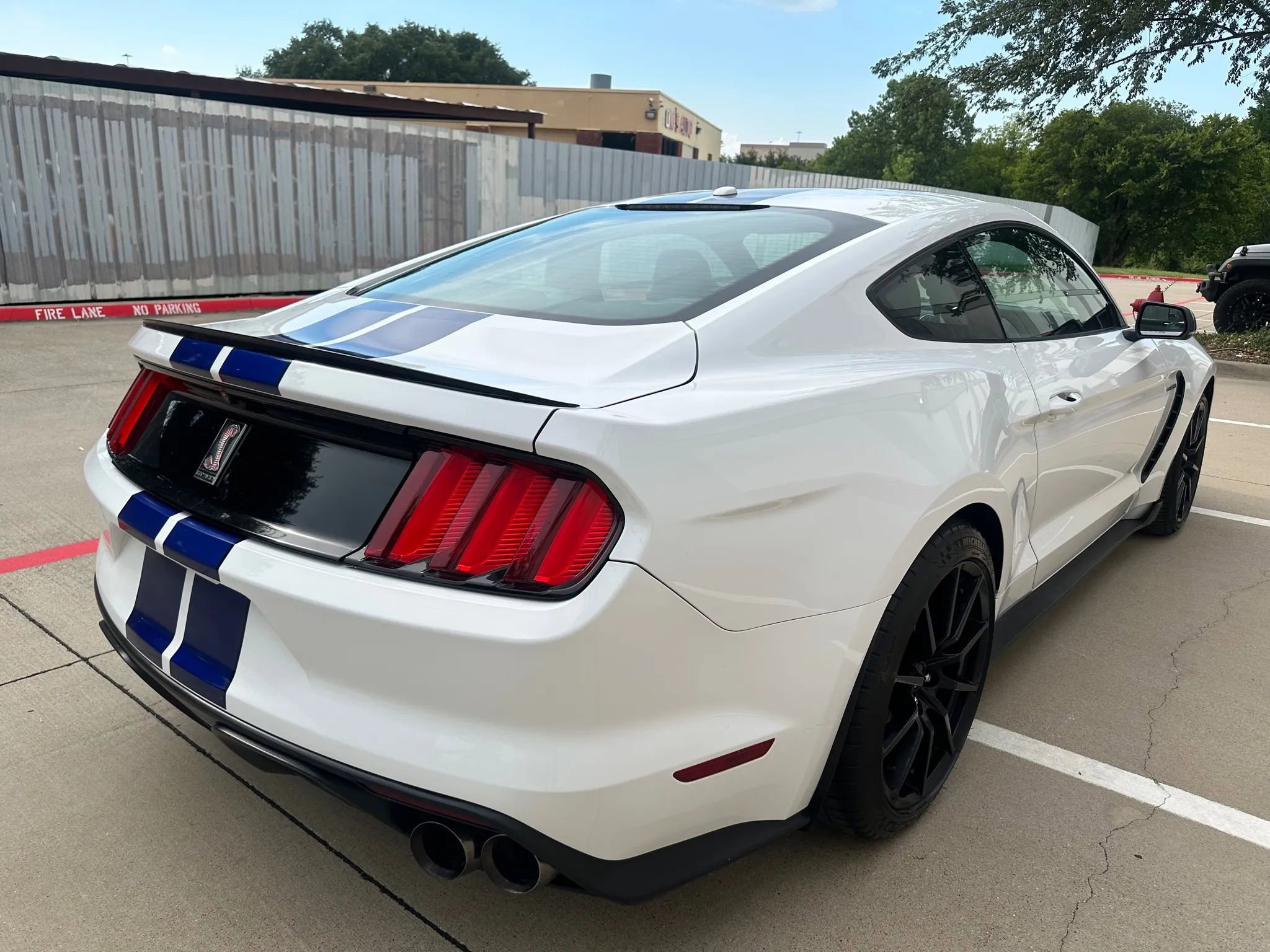 Used 2016 Ford Mustang Shelby GT350 w/ Technology Package image 10