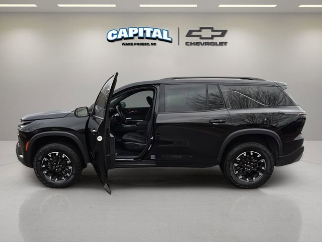 Used 2025 Chevrolet Traverse Z71 w/ Enhanced Driving Package image 13