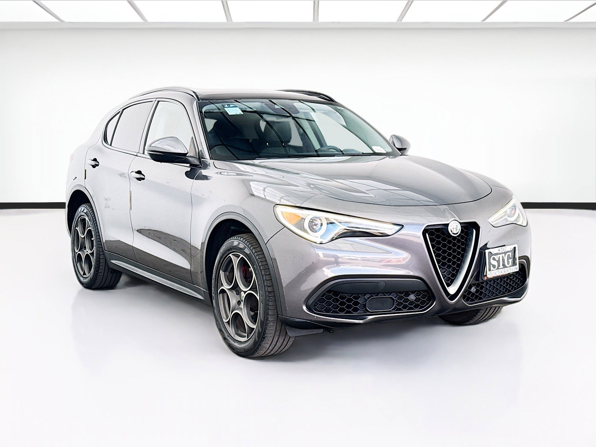 Used 2019 Alfa Romeo Stelvio Sport w/ Quick Order Package 22K Sport image 3