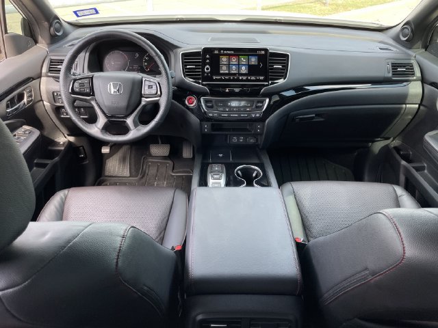 Certified 2024 Honda Ridgeline Black Edition image 9
