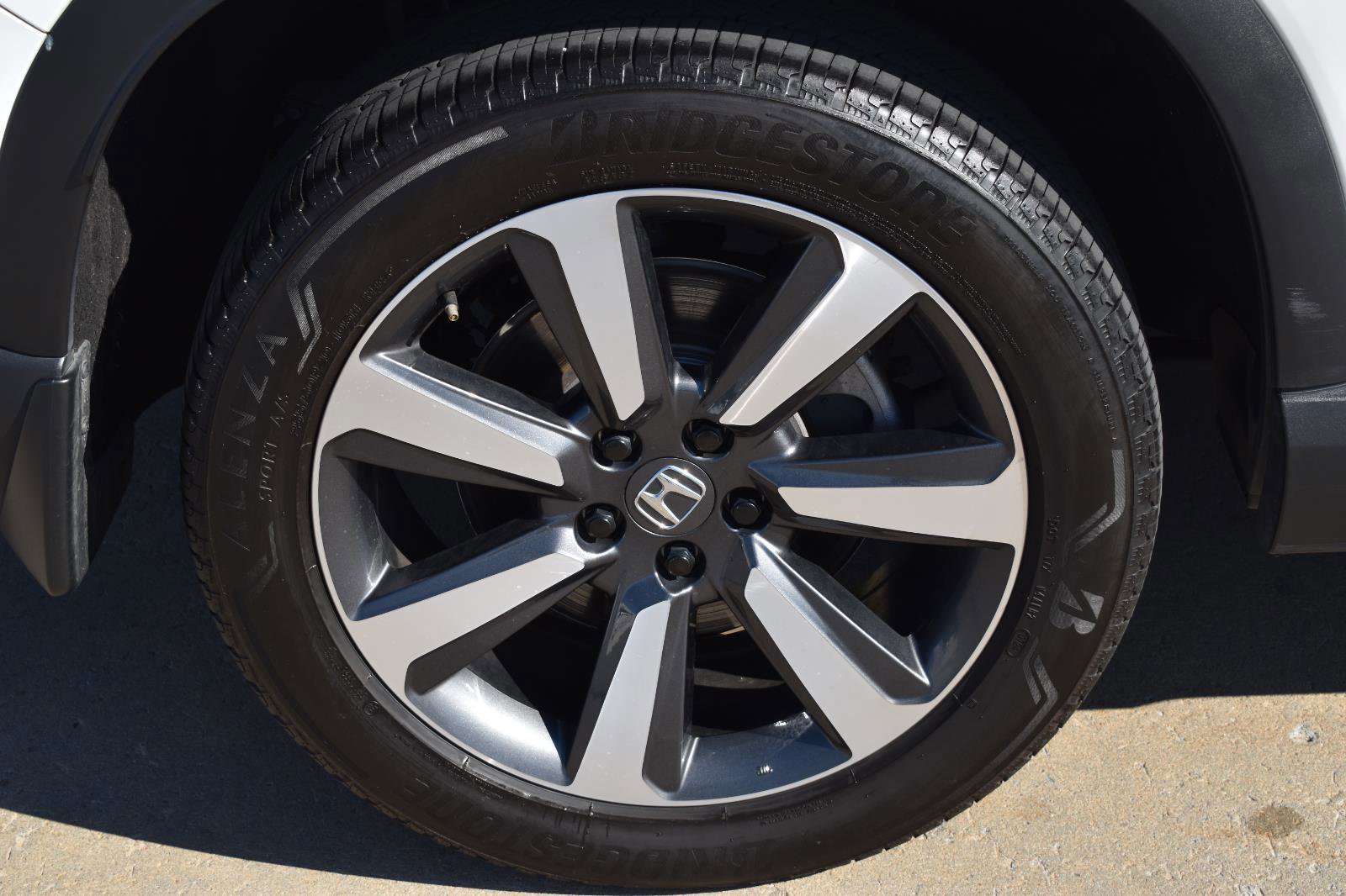 Used 2025 Honda Pilot Touring image 15