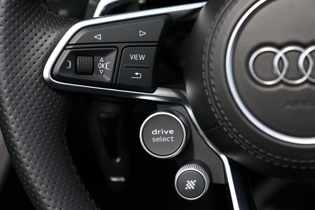 Used 2018 Audi R8 V10 plus w/ Full Leather Package image 38