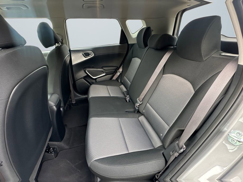 Used 2025 Kia Soul EX image 13