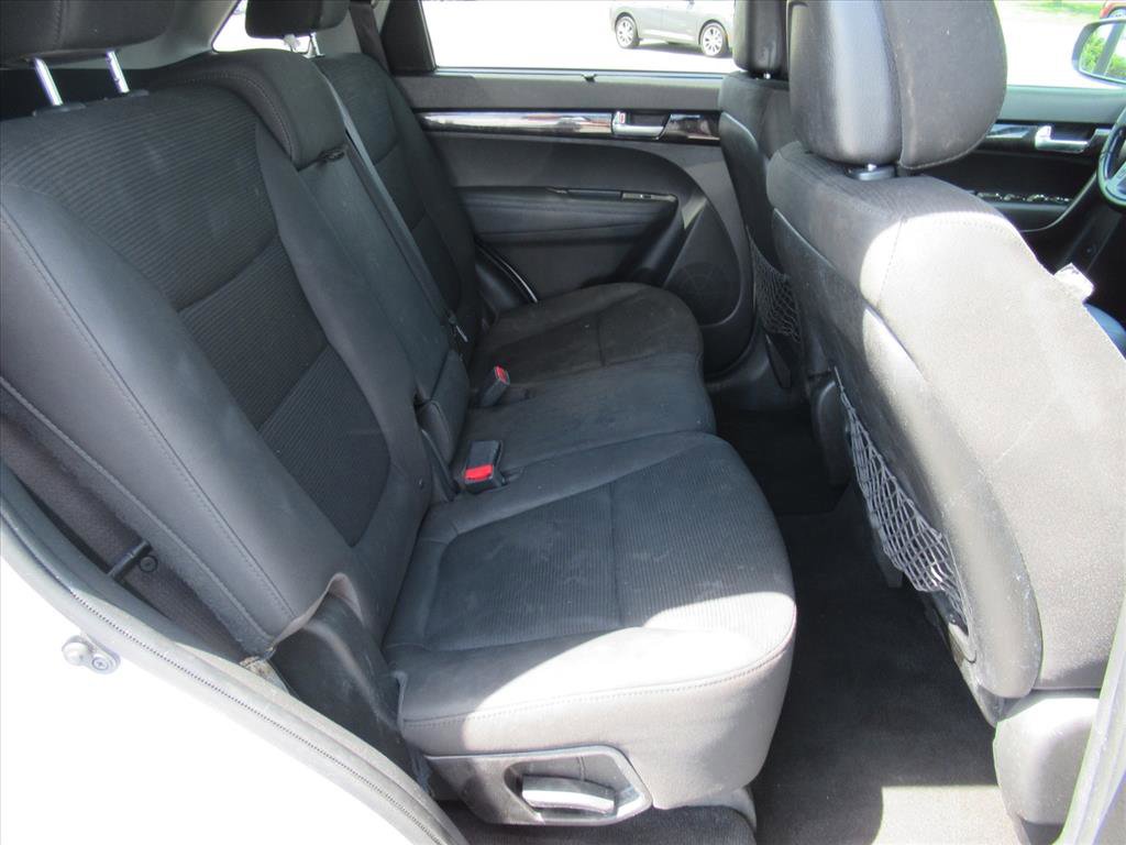 Used 2014 Kia Sorento LX image 27