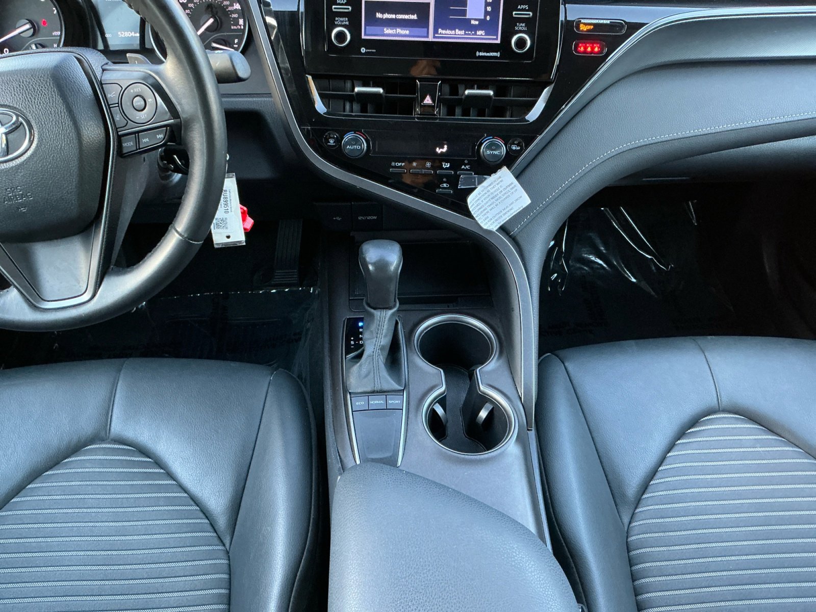 Used 2024 Toyota Camry SE image 10