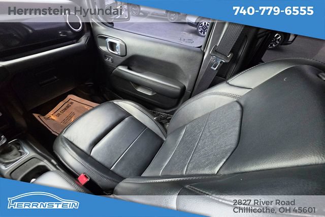 Used 2022 Jeep Wrangler Unlimited Sahara AWD/4WD image 11