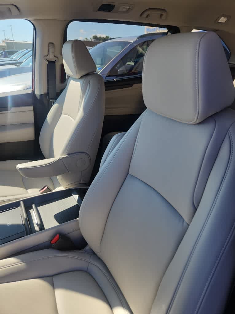 Used 2025 Honda Odyssey EX-L image 17
