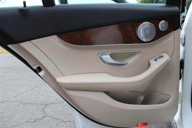 Used 2015 Mercedes-Benz C 300 4MATIC Sedan image 24