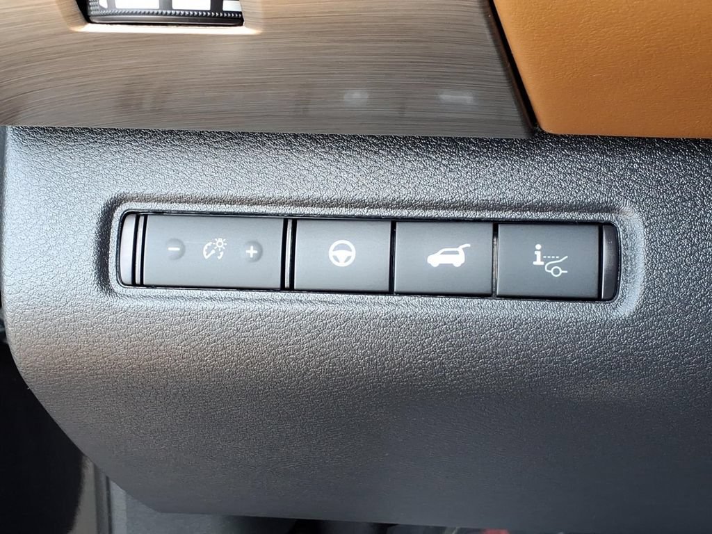 Certified 2023 Nissan Pathfinder Platinum w/ Cargo Package AWD/4WD image 24