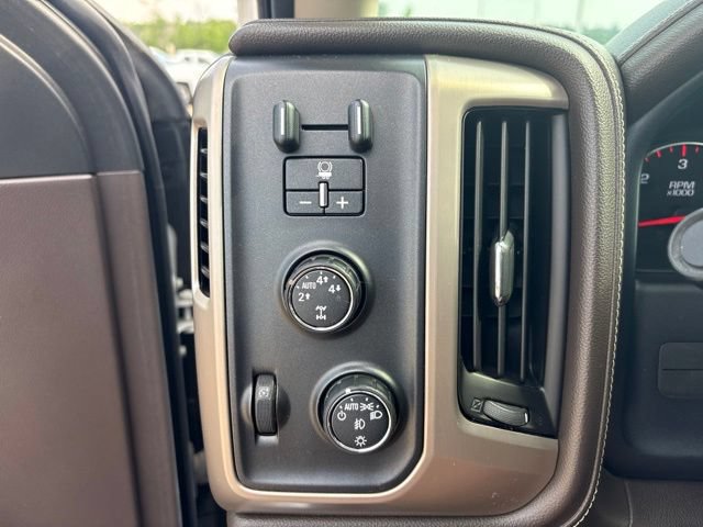 Used 2016 GMC Sierra 1500 Denali w/ Enhanced Driver Alert Package AWD/4WD image 23