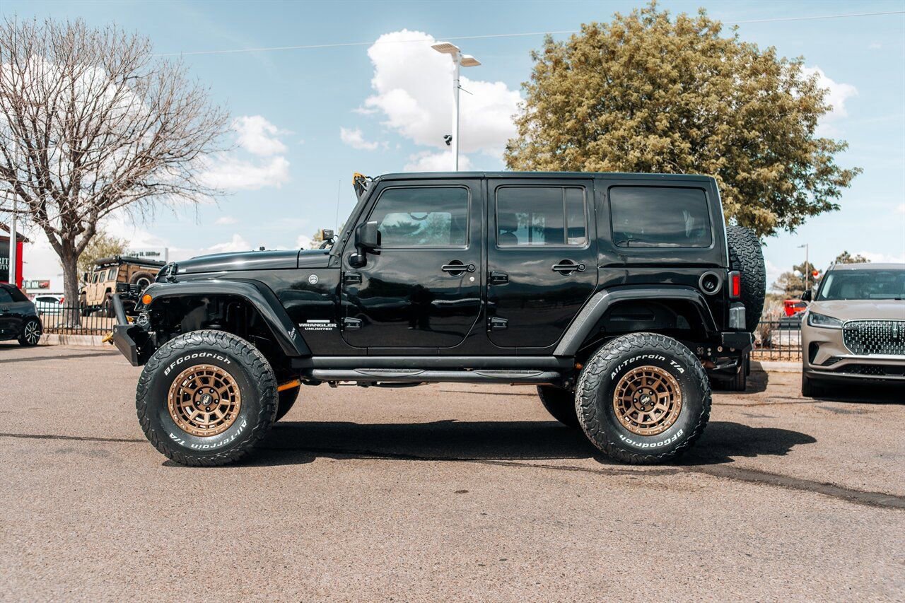 Used 2016 Jeep Wrangler Unlimited Rubicon image 4