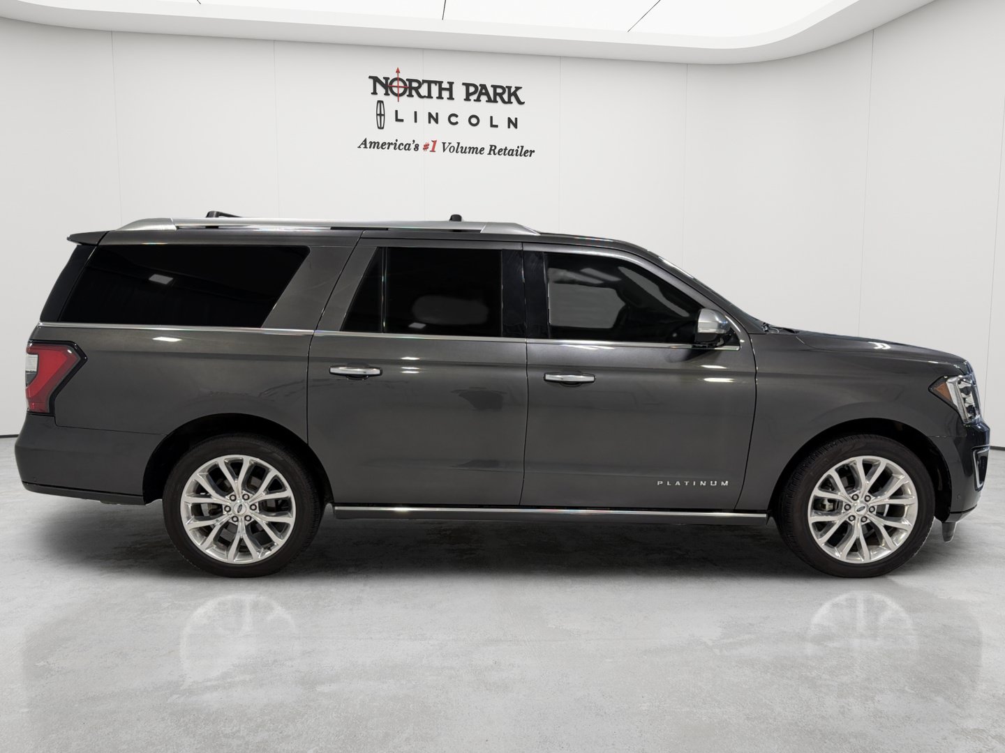 Used 2018 Ford Expedition Max Platinum RWD image 6
