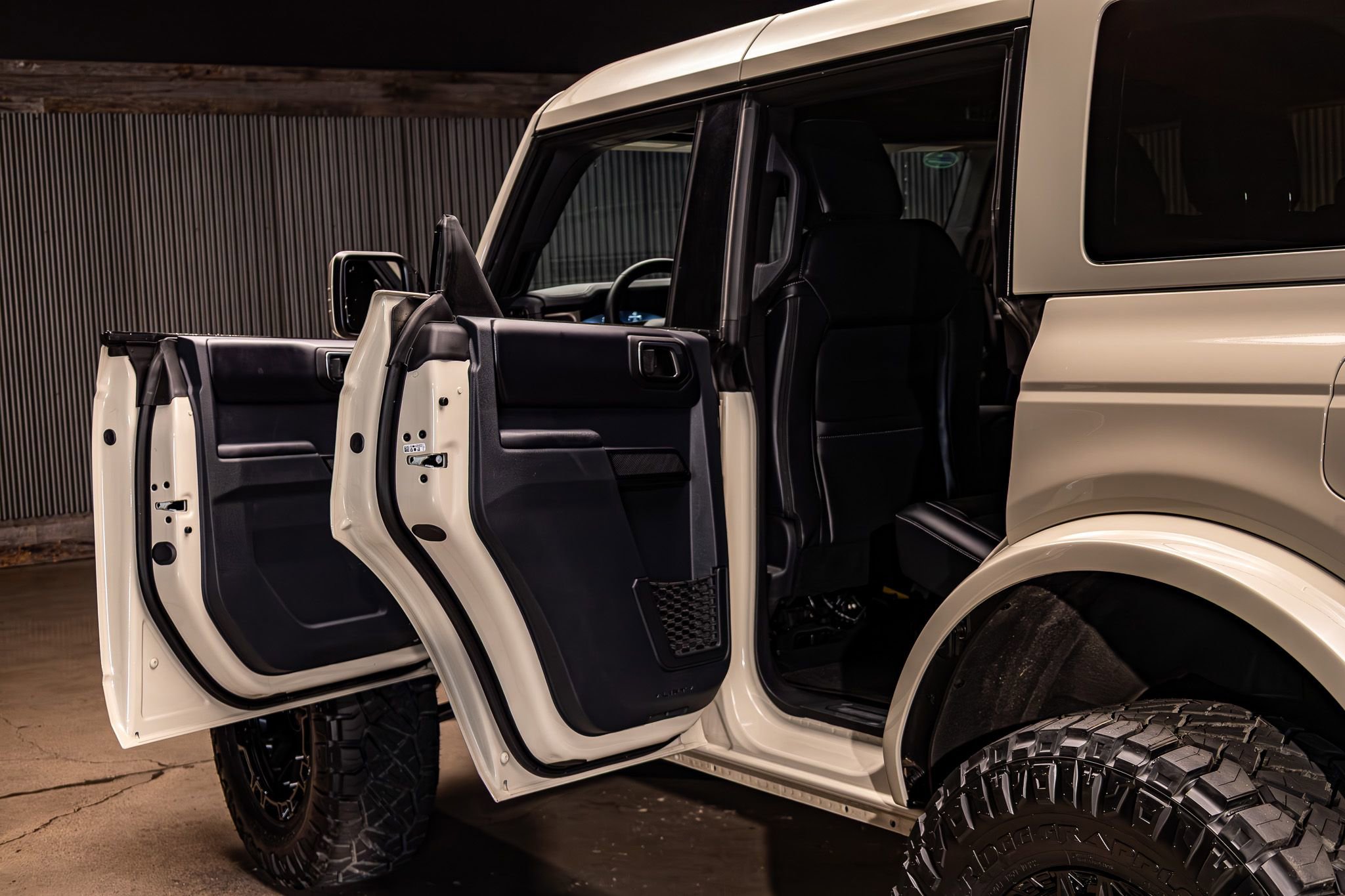 Used 2025 Ford Bronco Outer Banks image 27