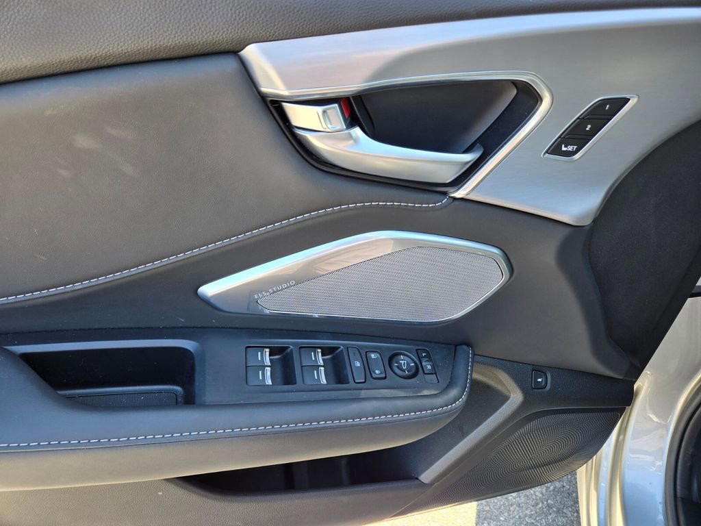 Certified 2025 Acura RDX SH-AWD w/ Technology Package image 10