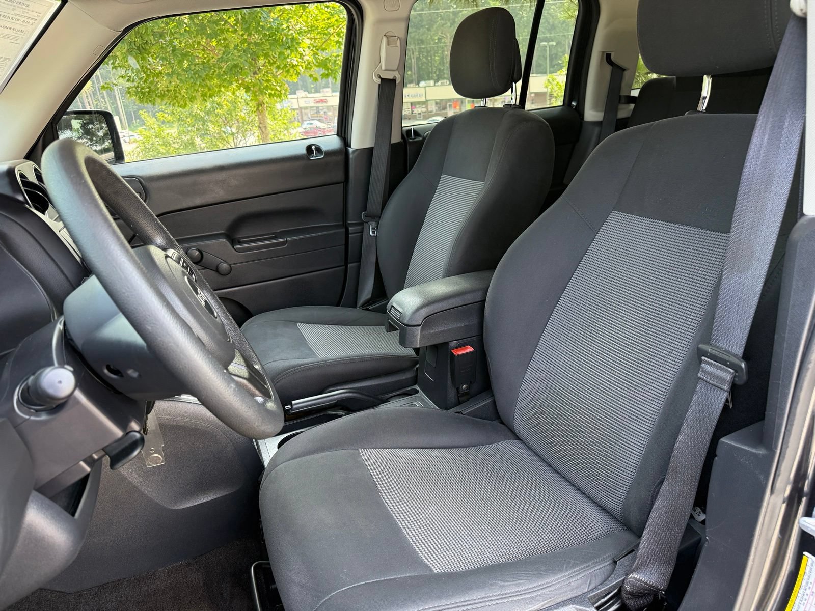 Used 2015 Jeep Patriot Sport FWD image 32