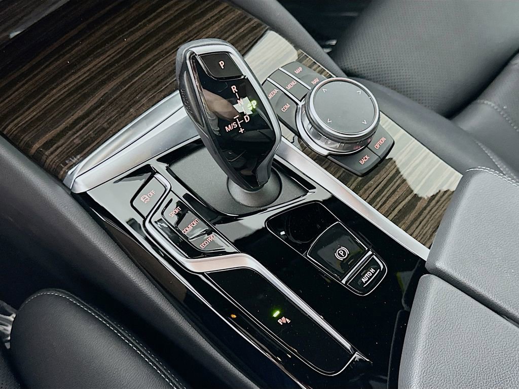 Used 2023 BMW 540i w/ Premium Package image 33