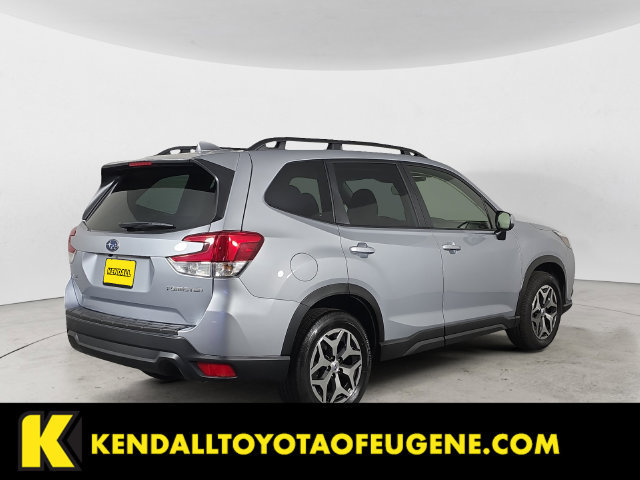 Used 2023 Subaru Forester Premium AWD/4WD image 5