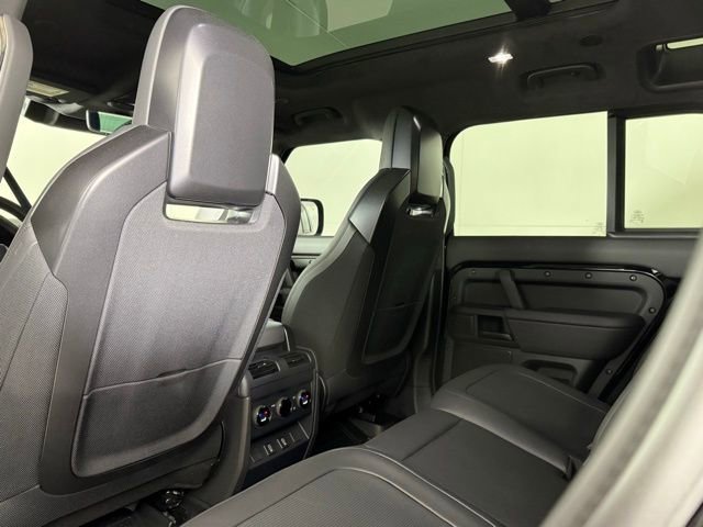 New 2026 Land Rover Defender 110 OCTA image 25