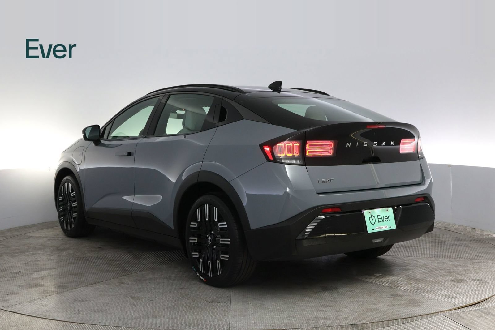 Used 2026 Nissan Leaf Platinum+ w/ Floor Mat Package (Platinum+) FWD image 17