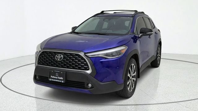 Used 2025 Toyota Corolla Cross XLE w/ Convenience Package FWD image 1