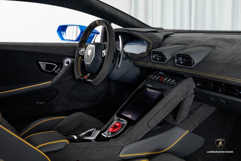 Used 2023 Lamborghini Huracan Tecnica image 42