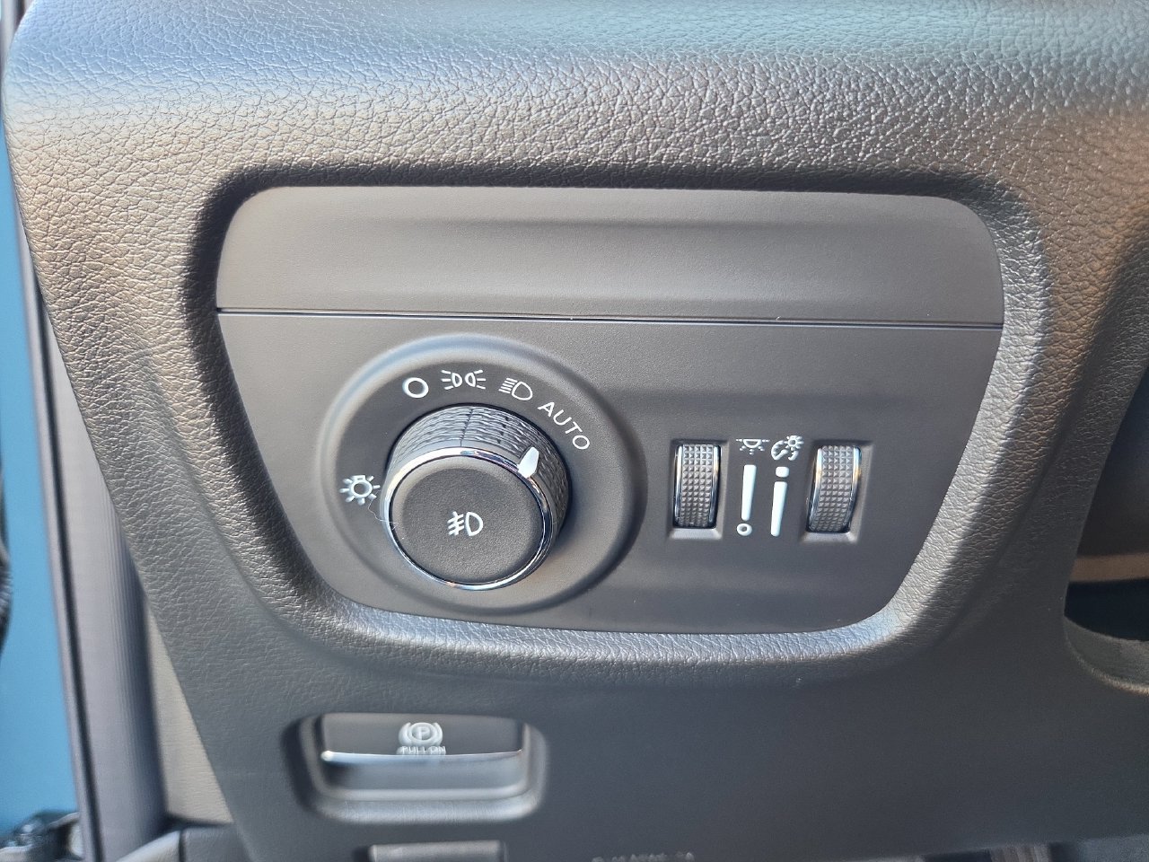 New 2027 Jeep Grand Cherokee Limited AWD/4WD image 16